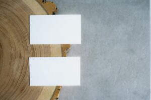 How Tracking Cards Fit Minimalist Lifestyles