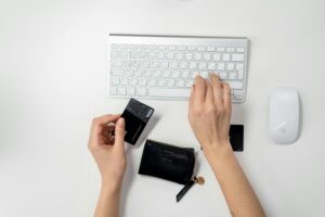 15 Best Minimalist Wallet Tech for 2026
