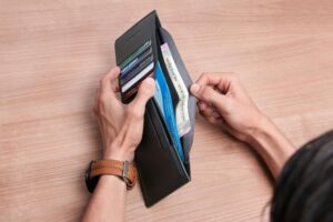 Tracking Cards Designed for Thin Wallets
