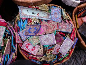 How Wallet Trackers Help During Travel